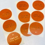 Sticker, 50 mm `You`re the best` roest met gouden letters  ( per 10 stuks )