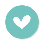 *JUDITH maakt , sticker 40mm, Hartje wit op lichtblauwe basis ( per 10 stuks )