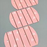 Paper poetry,  kadodoosje / gondeldoosje Small `Bunny Hop` konijntjes op roze basis  ( per stuk )