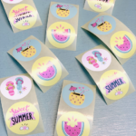 Sticker,  35mm `Sweet summer` meloen / slippers ( mix van 10 stuks )