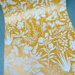 Kadopapier / inpakpapier `Botanic garden` sunflower yellow   ( 30cmx1meter)