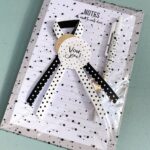 Kadosetje , A5 notitieblok in grijs wit met een zwart witte hartjes print pen