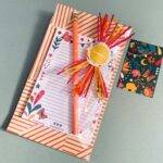 Kadosetje ViaSuuS , Floral Suzie notitieblokje A6 met een vrolijk potlood en minikaartje