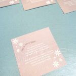 By Streepjes Designs, vierkant kaartje 10cmx10cm `Het is weer klaar... ( exclusief envelop )