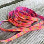 Stoffen band / lint `Bracelet ribbon` 10mm x 2 meter , Smiley oranje roze blauw