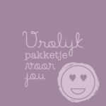 ViaSuuSlijn `Don`t worry, Be happy!` vierkante kaart 10cm `Vrolijk pakketje voor jou`lila / zacht paars,  per stuk