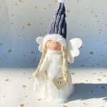 Engeltje decoratie super zachte stof +/_ 15cm , Off white met grijs om neer te zetten ( per stuk )