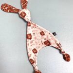 Ook Wauw , Knuffelkonijn, Beige met beertjes print / roest bruine panterprint