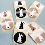 Stickers, rond 35mm `Paashaasje` hartjes staartje  ( mix van 10 stuks )