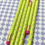 Krima & Isa , potlood, `Stippen` groen met roze ,  per stuk