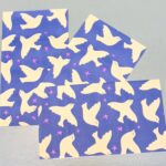 Kadozakje, Medium 12cmx19cm `Vogels` op blauwe basis   ( per stuk )