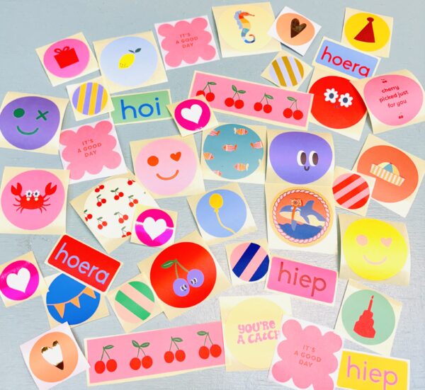 Stickermix 40 stuks `Hiep hoera feest smile` ( mix van 40 stuks ) - Afbeelding 1