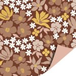 Kadopapier / inpakpapier `Flowers mokka` bloemen print herfsttinten  ( 30cmx1meter )