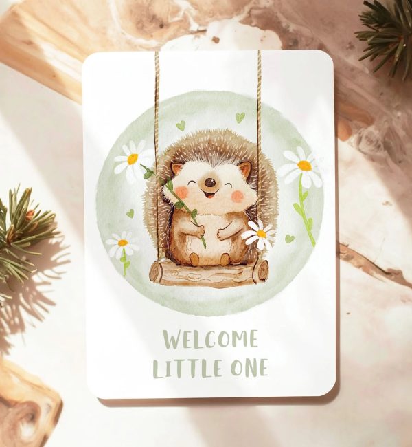 Aniet Illustration, kaart A6 `Welcome little one` egeltje op schommel - Afbeelding 1