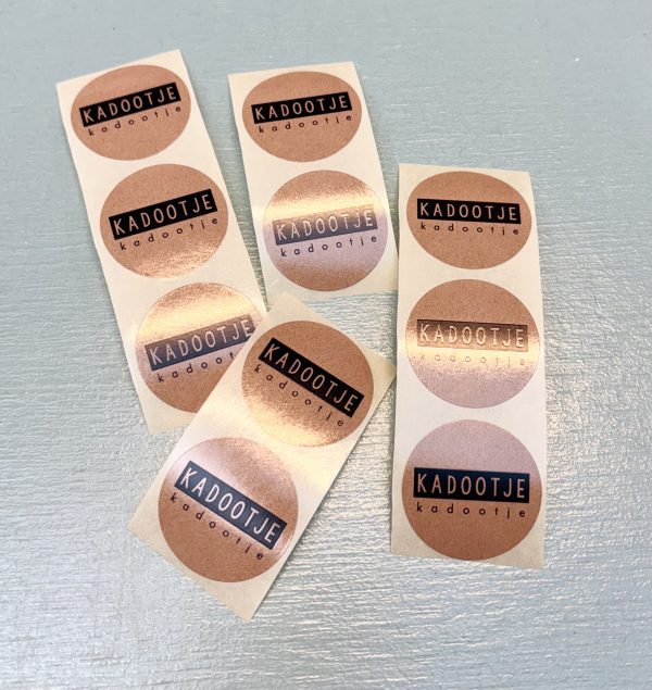 Sticker rond 35mm , `Kadootje kraft zwart`  ( set van 10 stuks ) - Afbeelding 1