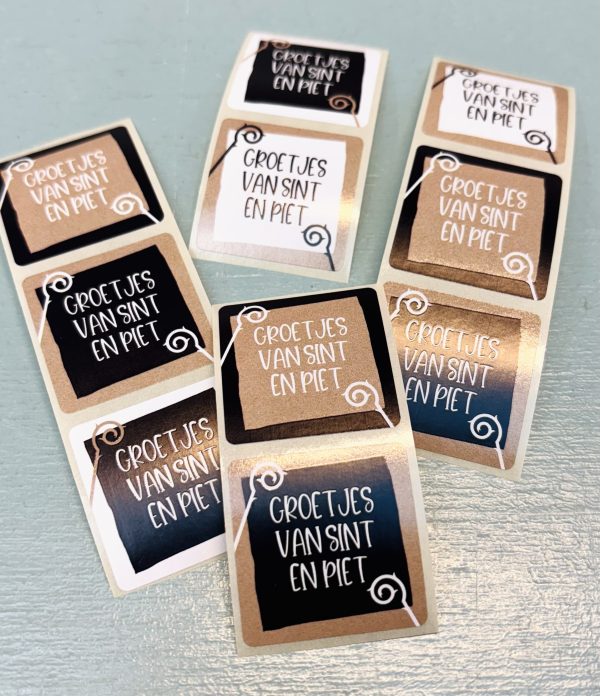 Sticker sint vierkant 35mm , `Groetjes van sint en piet` kraft wit zwart ( mix van 10 stuks ) - Afbeelding 1
