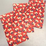 Kadozakje, Medium 12cmx19cm `Flower barn red` rood`   ( per stuk )