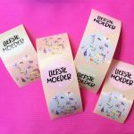 Sticker rond 35mm `Voor de liefste moeder` plukbloemen lente ( mix van 10 stuks )