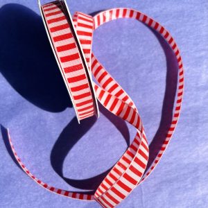 Stoffen band lint ,  15 mm dik `Rood / roze streepje ` ( 1 meter )