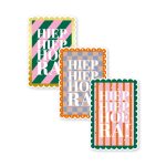 Sticker rechthoek 40mmx60mm `Hiep hiep hoera!` ruitjes strepen roze oranje groen , geschulpte rand ( mix van 10 stuks)
